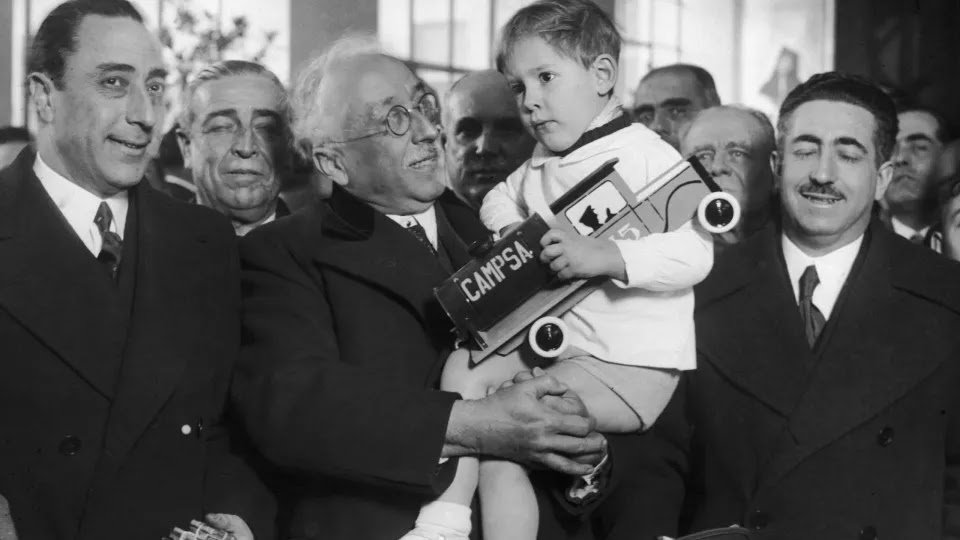 French Police Find Gun That Belonged to Former Spanish President