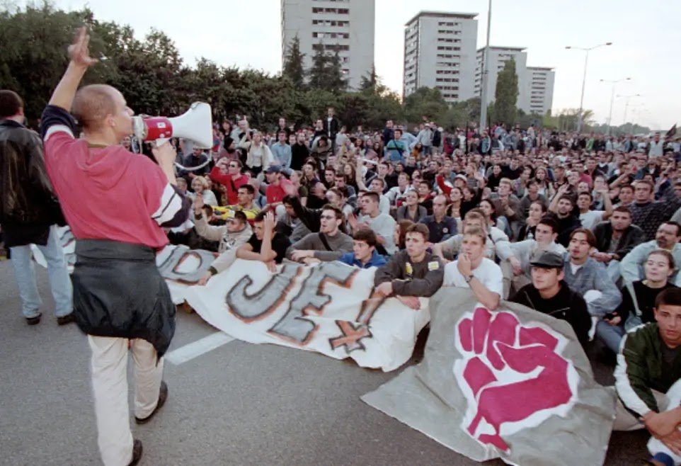 Serbian Students Demobilize After Government Reform Announcement