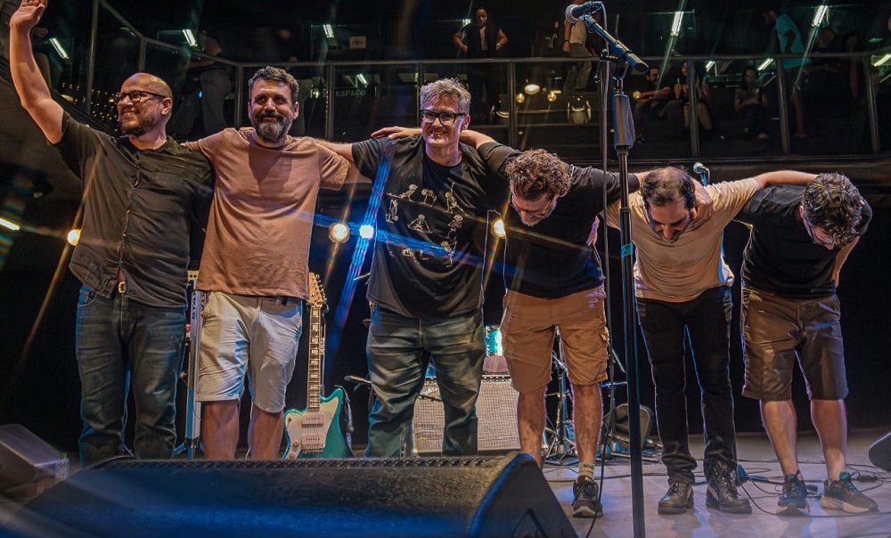 Banda Pullovers Retorna Aos Palcos Após 15 Anos Com O Disco “Vida Vale A Pena?”