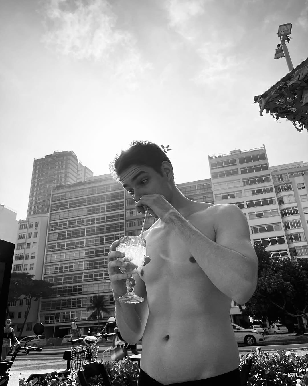 O Cantor Marco Baptista Arranca Suspiros Na Internet Em Fotos Praianas