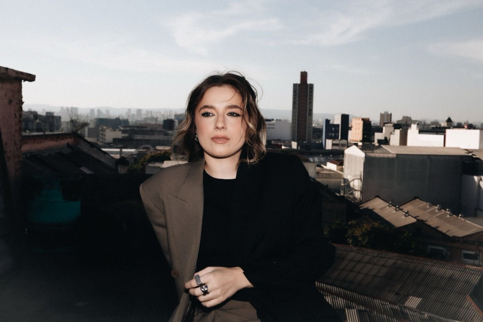 Giana Alcança 1 Milhão De Streams Com “Me Deixa Viver”no Spotify