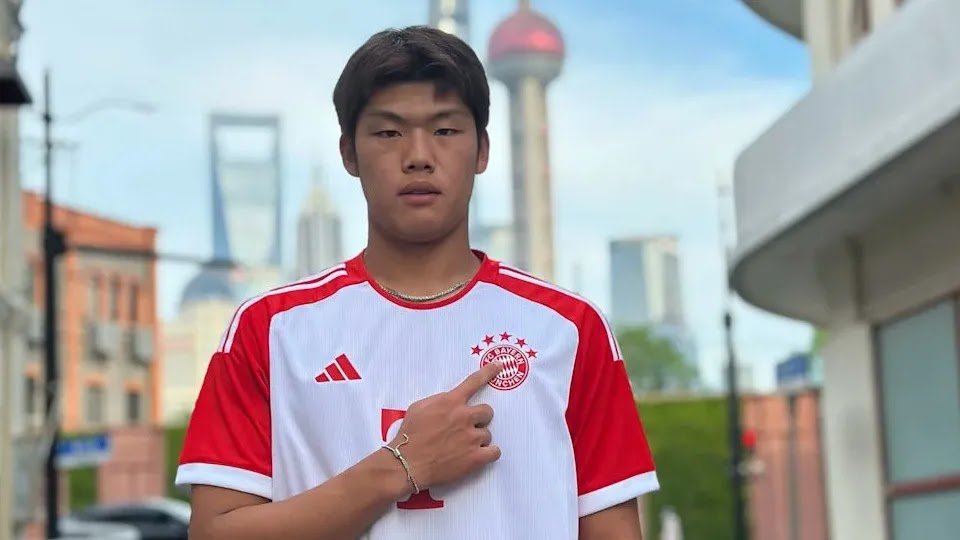 Knee Strike In Friendly Match Leaves Young Player Brain Dead