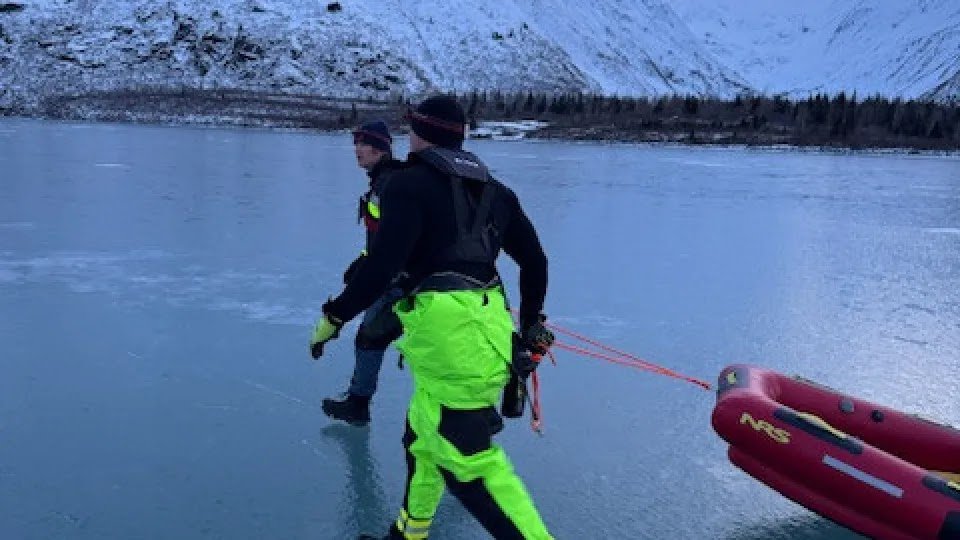 Skaters Trapped In Alaskan Lake After Piece Of Glacier Falls In
