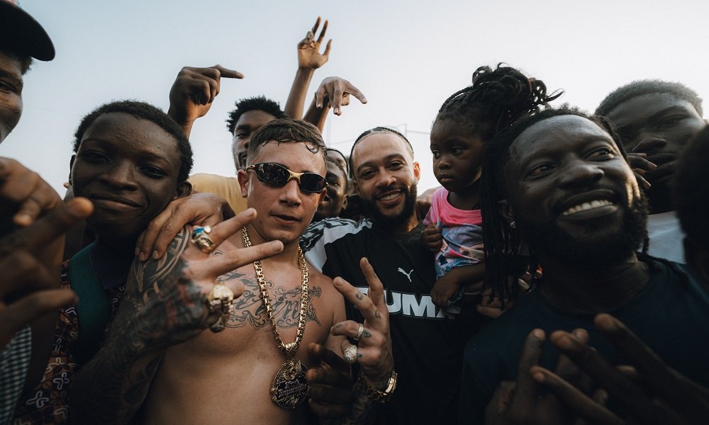 MC Hariel E O Craque Do Corinthians Memphis Depay Lançam O EP “Falando Com As Favelas”