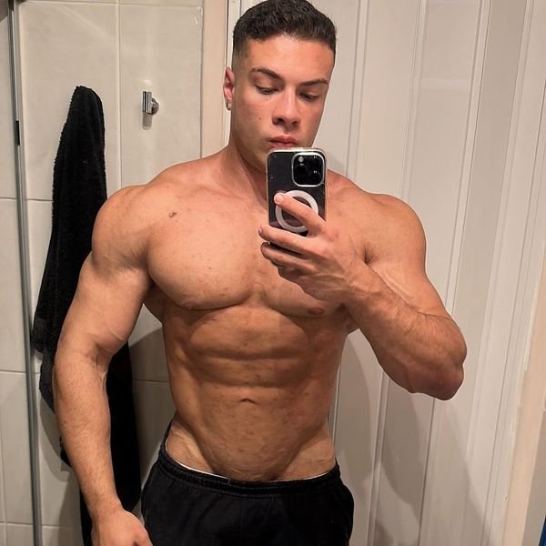 Rafa Marttinz Sorteia Fã Para Uma Noite Especial Com Ele