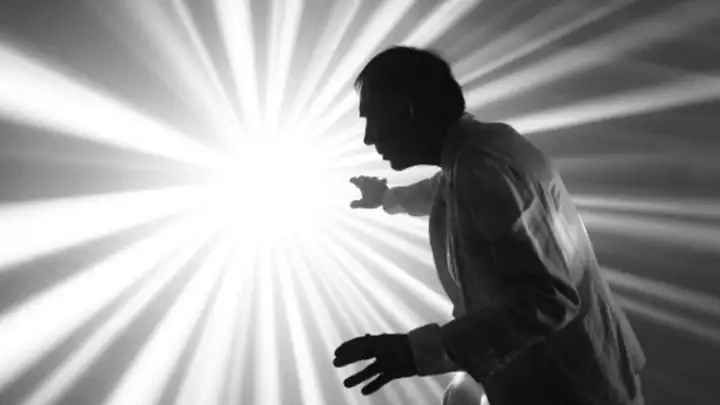 Arnaldo Antunes Anuncia Novo Disco com David Byrne e Parceria Inédita com Erasmo Carlos