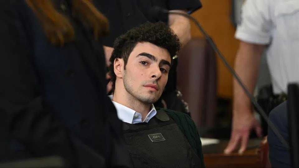 Defense Calls for Mangione to Have Access to Computer in Prison