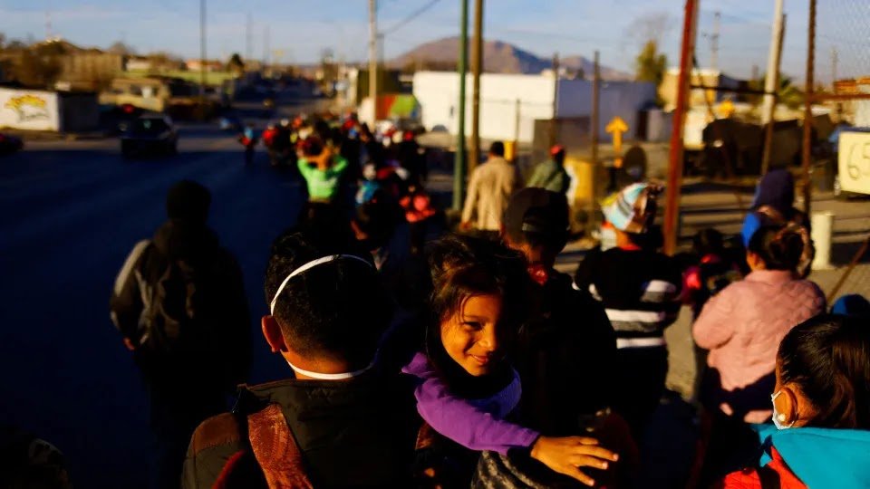 US Closes Migrant Center On California-Mexico Border