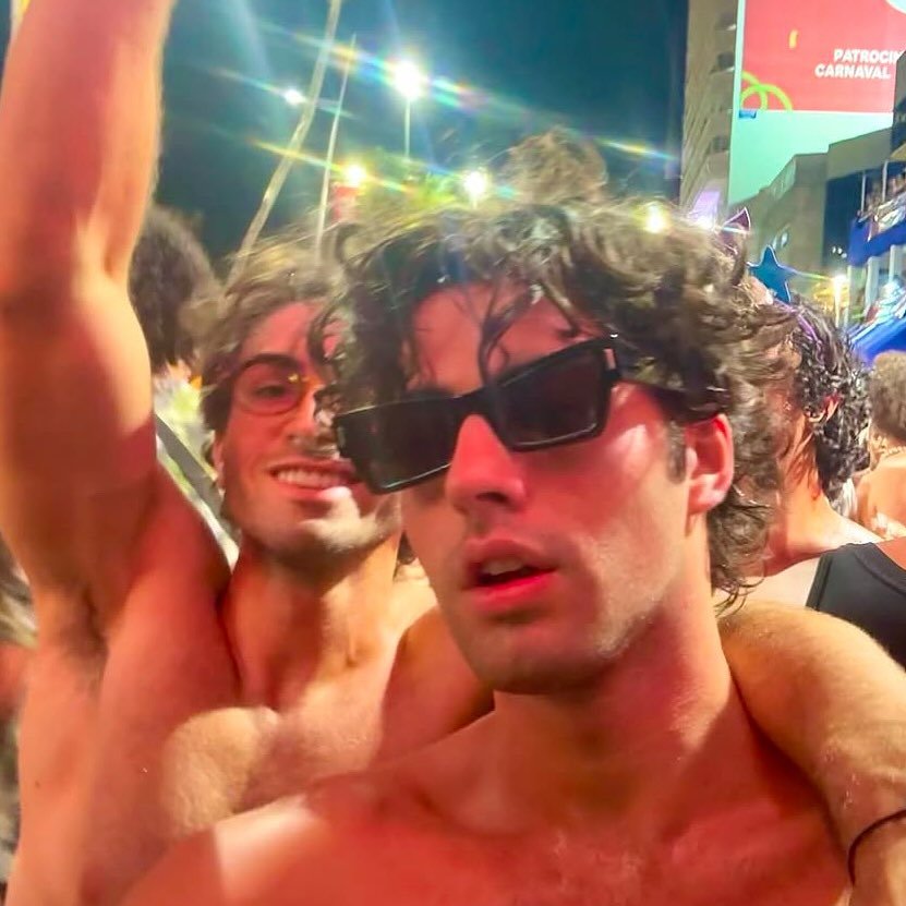 Lucas Pretti Aparece com Rapaz Misterioso e Fãs Supõem Novo Affair