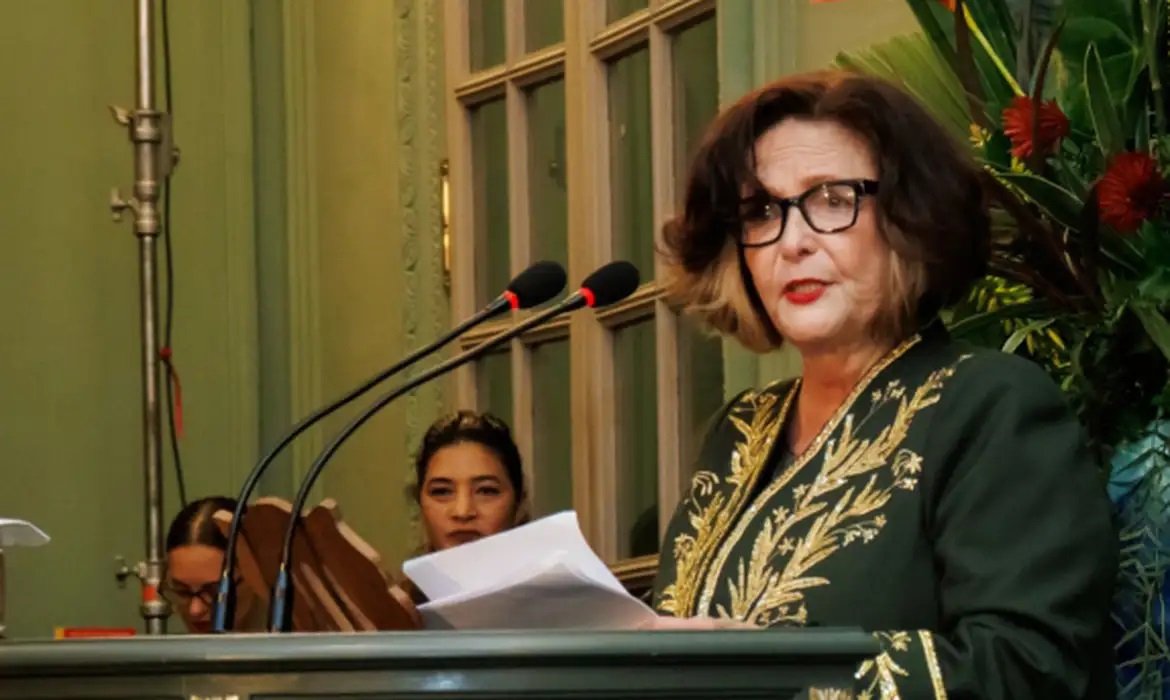 Morre Heloisa Teixeira, Escritora e Imortal da ABL