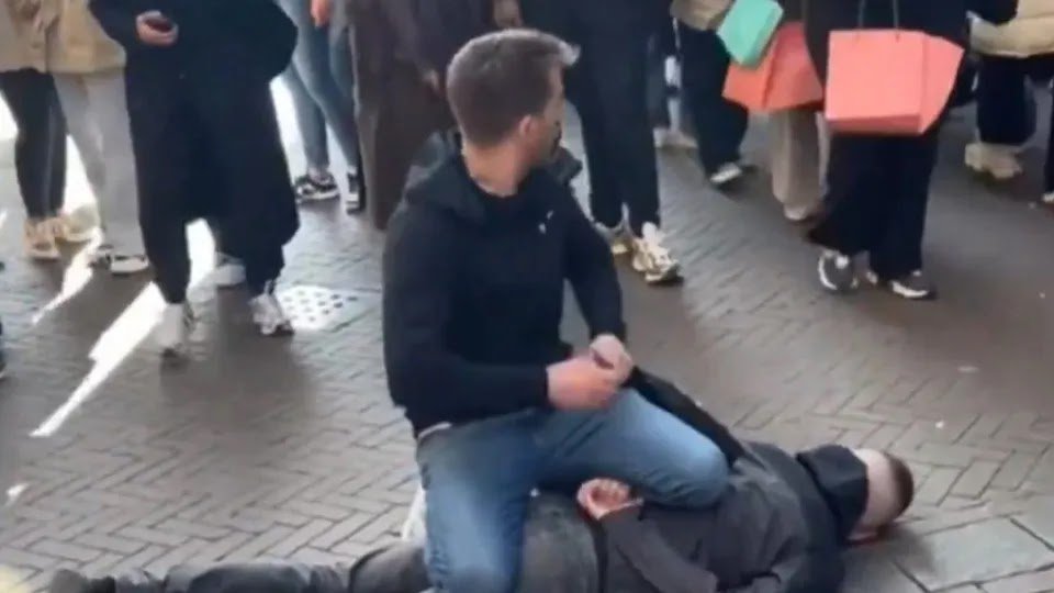 "True Hero" – Tourist Stops Suspected Attacker in Amsterdam