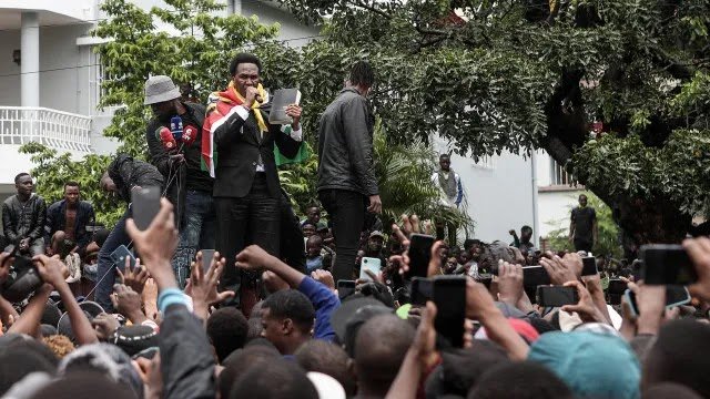 Police Shoot At Venâncio Mondlane’s Caravan In Xiquelene, Maputo, Injuring VM7 Cameraman And Others