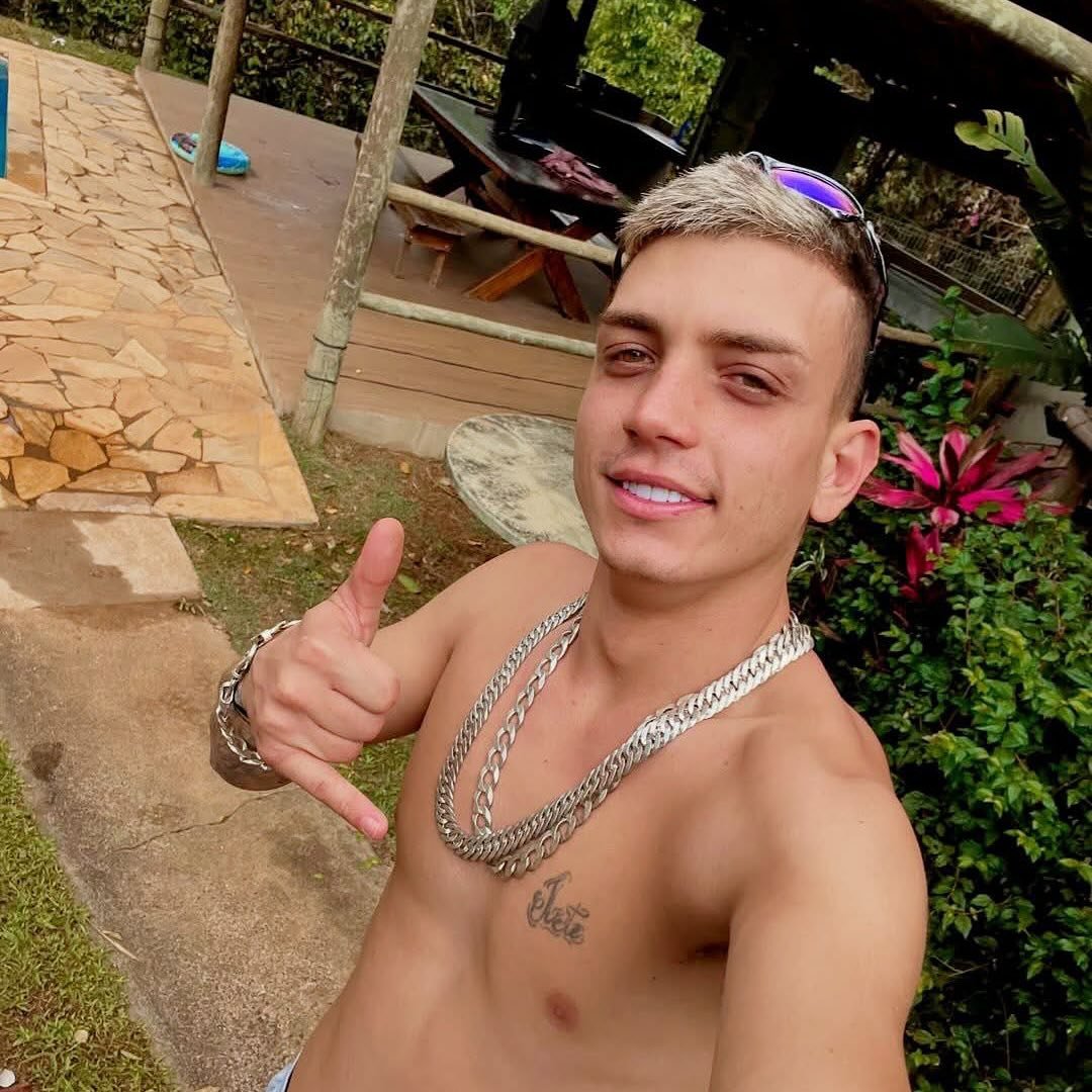 Juninho Genro Fala Sobre Carreira +18: “Não Gravo com Mulher, Só com Homem, Mas Sou Hétero”