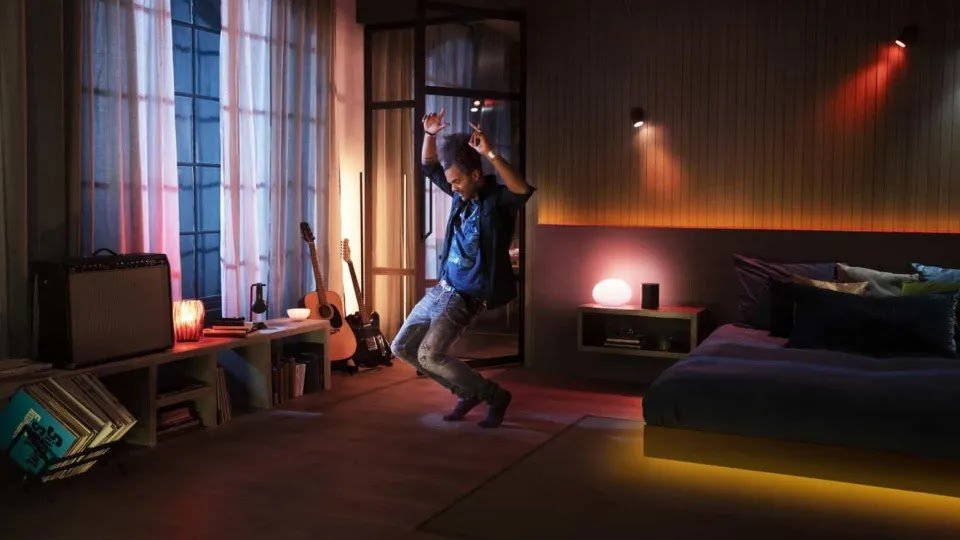 The Pros and Cons of Having Smart Lightbulbs in Your Home