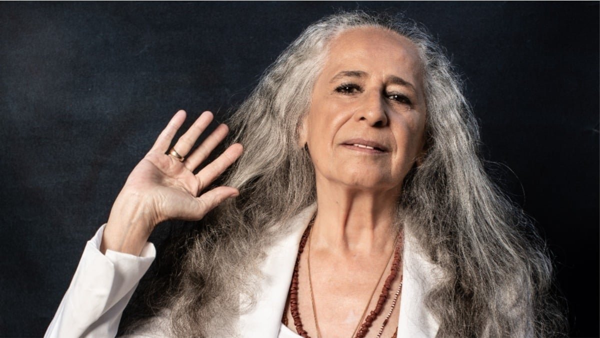 Maria Bethânia Para Show Após Falha Técnica e Reage: 'Me Respeitem!' – Veja o Vídeo"