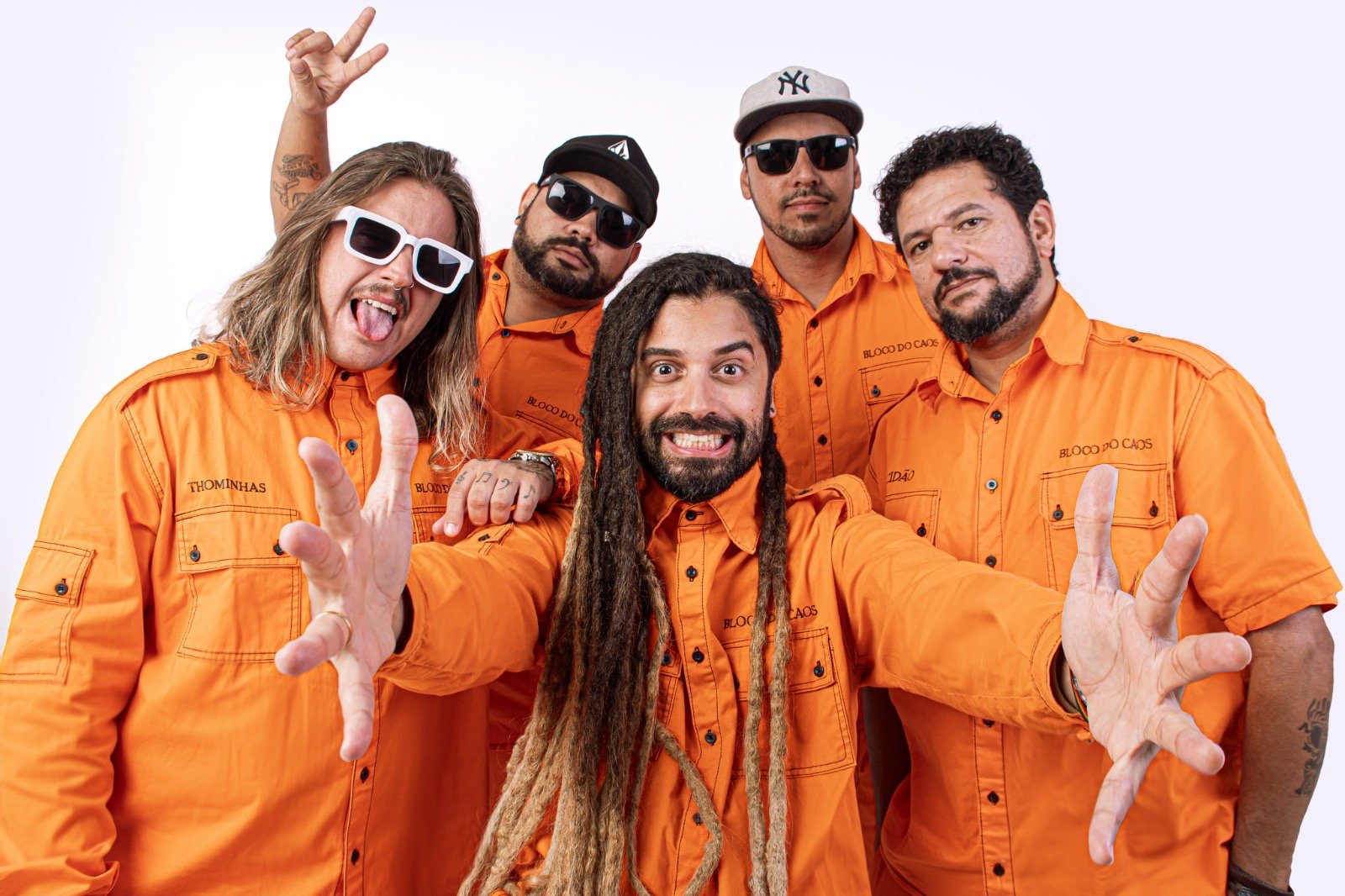 Bloco do Caos Lança Novo Videoclipe de “Pacato Cidadão” com Releitura Enérgica e Contundente