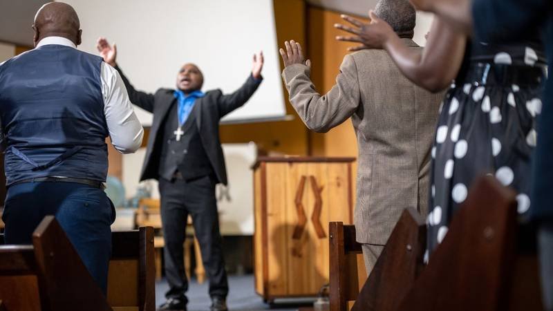 Evangélicos São Confundidos Com Bandidos E Culto Acaba Em Morte No Rio De Janeiro