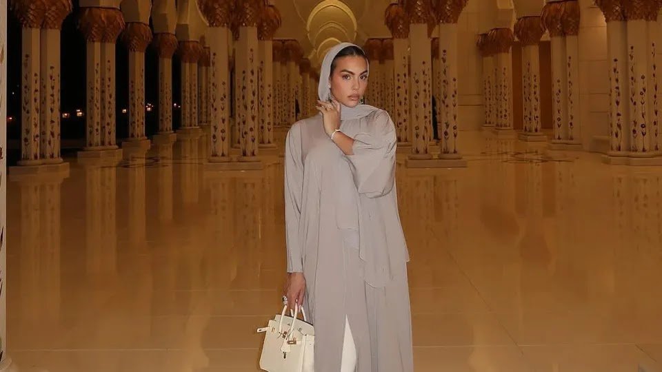 Georgina Rodriguez Visits Mosque In Abu Dhabi
