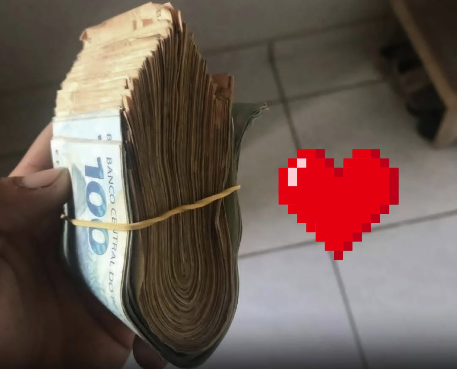 Homem É Preso Por Extorquir R$ 500 Mil da Namorada Exigindo “Prova de Amor” Como Condição do Relacionamento
