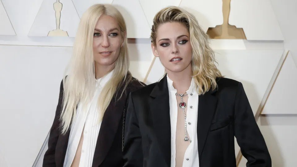 Kristen Stewart Marries Longtime Girlfriend In Los Angeles