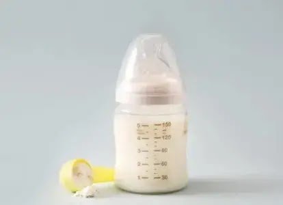 Pai é Preso por Drogas na Mamadeira de Bebê de 1 Ano e 5 Meses