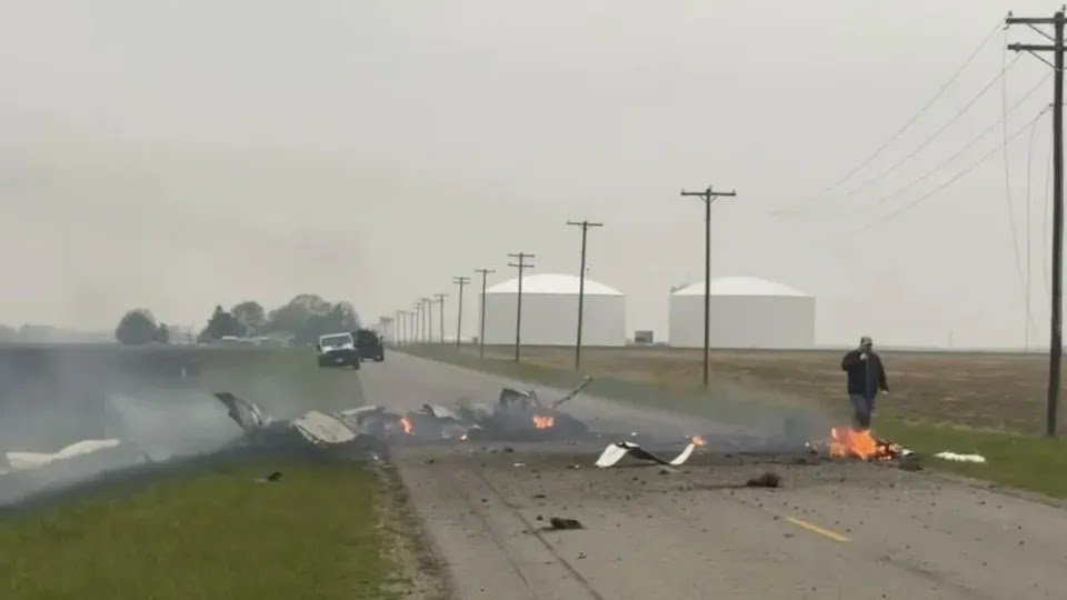 Four Dead After Plane Collides with Power Lines in Illinois