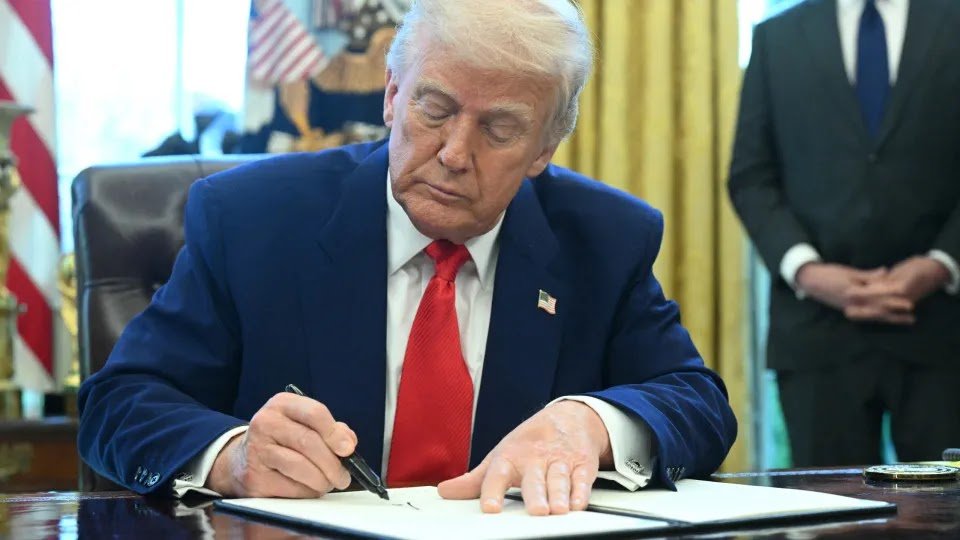 Trump Orders Investigation of Two Former Members of His Executive