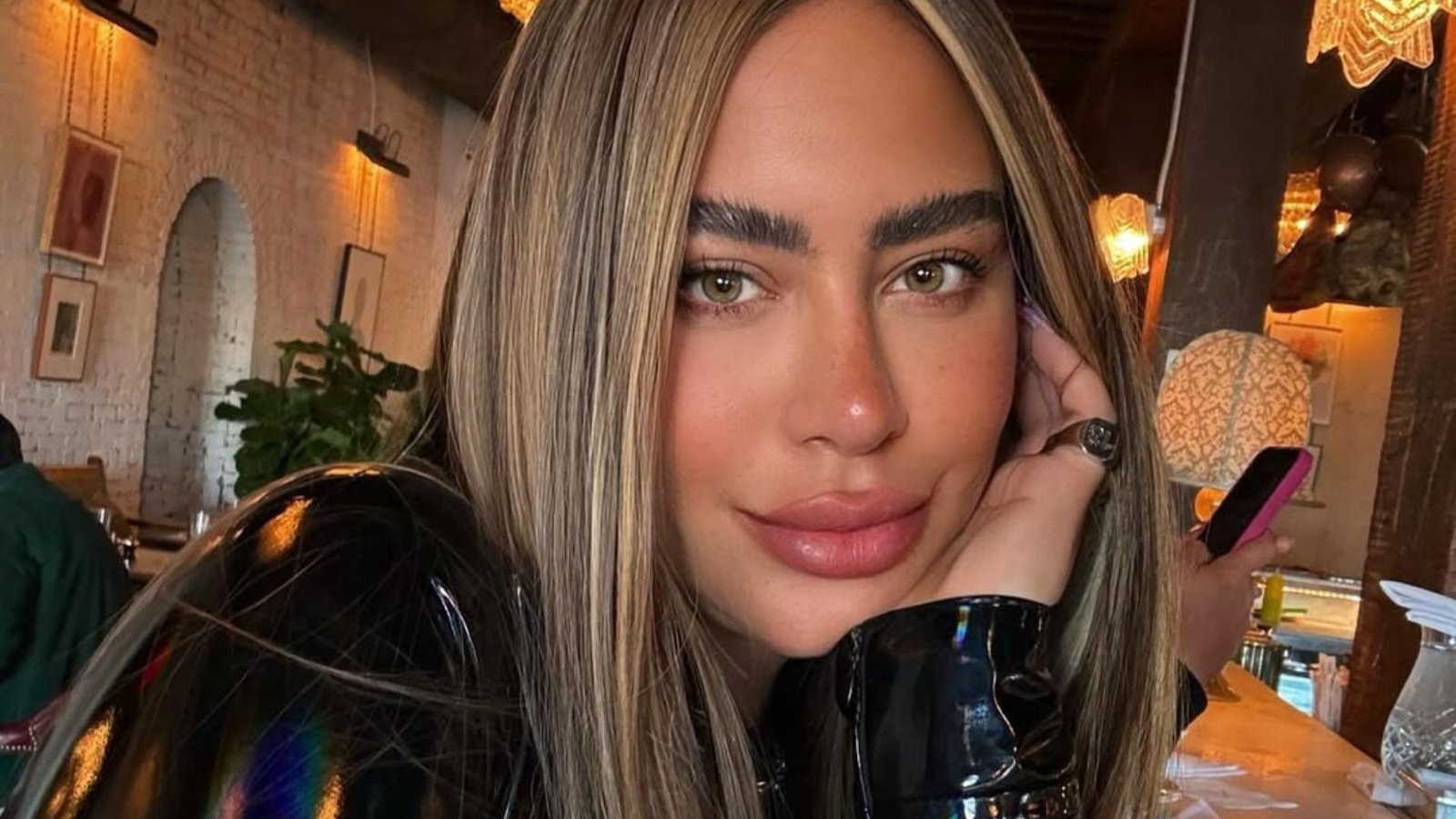 Homem Debocha de Rafaella Santos Após Encontrá-la em Shopping e Vídeo Viraliza