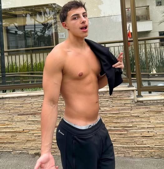 Rodrigo Frias Nega Envolvimento em Vídeo Polêmico com Desodorante: “Não Sou Eu”