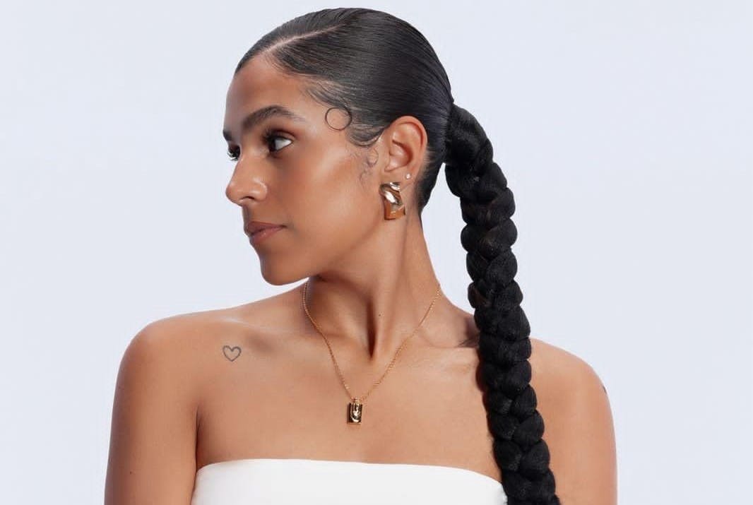 Hatalia, Filha do Ex-Jogador Zinho e Amiga de Bruna Marquezine, Inicia Carreira Gospel com o Single "Graça"