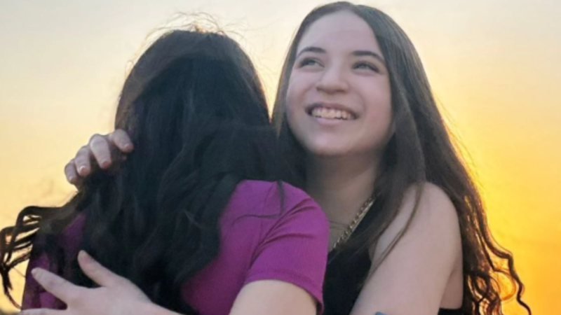 Aos Prantos, Mãe de Jovem Assassinada Desabafa: “É Uma Dor Lancinante!”