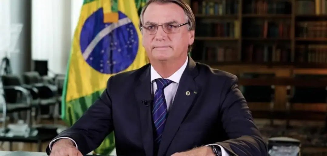 Apesar de Inelegível, Bolsonaro Reafirma Candidatura à Presidência em 2026: “O Nome é Messias”