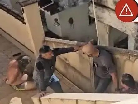 Irmãos São Presos por Esconder Corpo do Pai em Casa por Meses