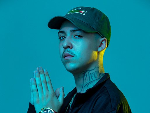 Polêmica: Salvador da Rima é Flagrado Atirando para o Alto em Carreata no Complexo da Maré em Homenagem a Traficante