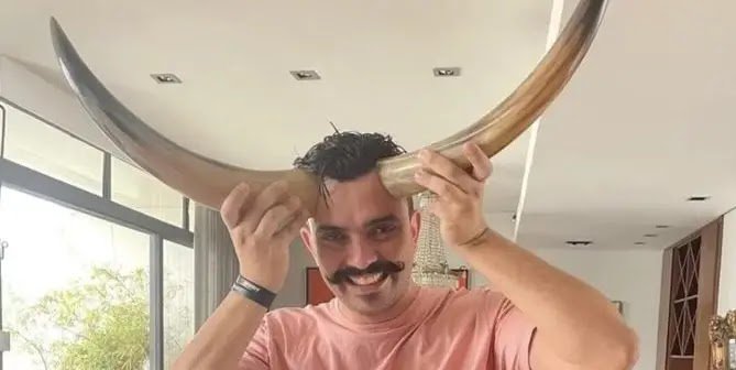 Brasileiro Tenta Entrar para o Guinness Como o “Maior Corno do Mundo” e Viraliza na Web