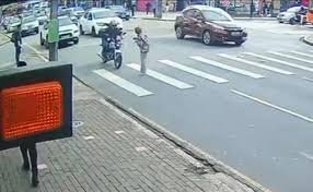 Tragédia no Paraná: Idosa Morre Atropelada na Faixa de Pedestres por Motociclista Fugitivo