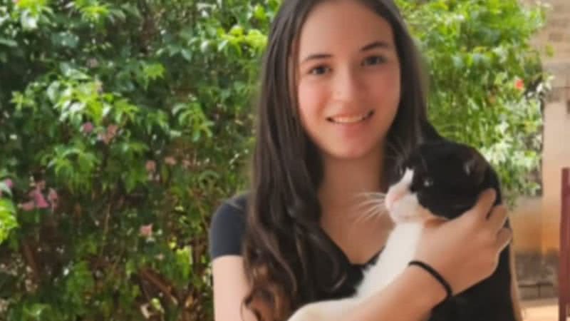 Jovem Choca ao Revelar Motivo por Trás do Assassinato de Aluna de 14 Anos em Escola