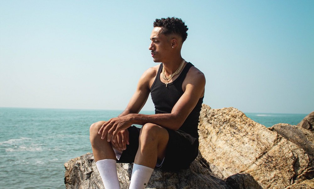 V1TH Lança “Envolver” com Participações de PC, Allan Olliver e GALVÃO: Novo Hit do Álbum Multiversos