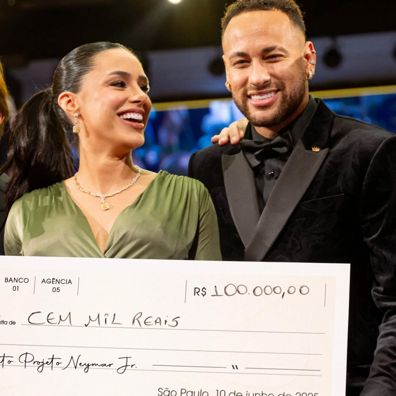 Bruna Biancardi Faz Doação de R$100 Mil no Leilão do Instituto Neymar Jr.