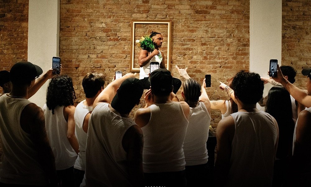 Sotam Lança EP “Nos Tornamos Estranhos” e Reflete Sobre Ciclos Afetivos