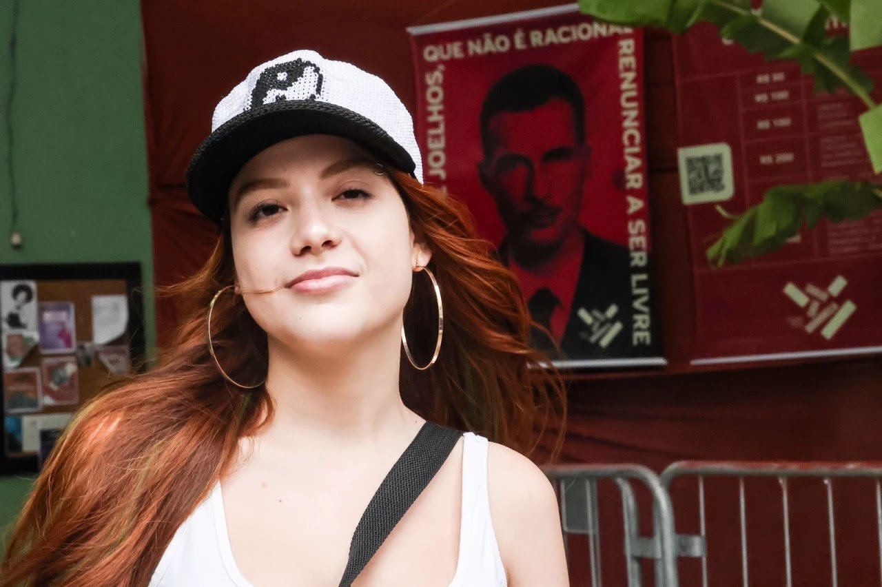 Influenciadora Sobrevive a Tentativa de Assassinato do Próprio Irmão em MG: “Resisti às Facadas”