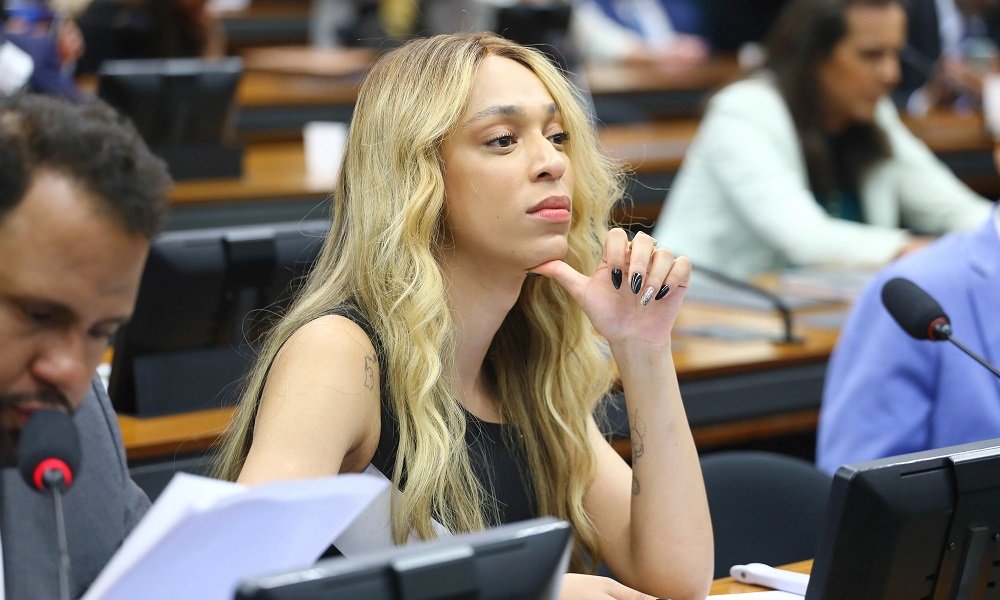 Erika Hilton Recebe Reembolso De R$ 24,7 Mil Por Cirurgia No Nariz — “Foi Por Necessidade Médica”