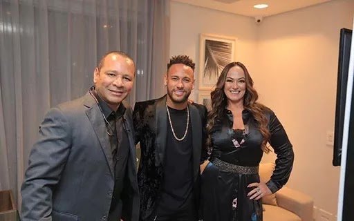 Pais de Neymar “Disputam” Lance em Leilão do Instituto Neymar Jr. e Agitam o Evento