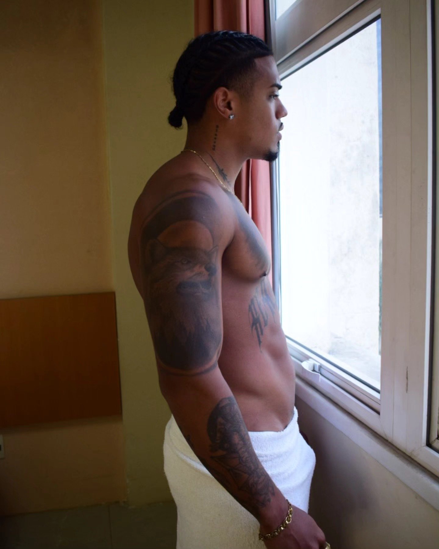 Ryan Realcria em novas fotos