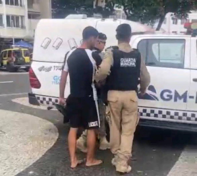 Absurdo em Copacabana: Vendedor Cobra R$1.064 Por Duas Espigas de Milho e É Detido