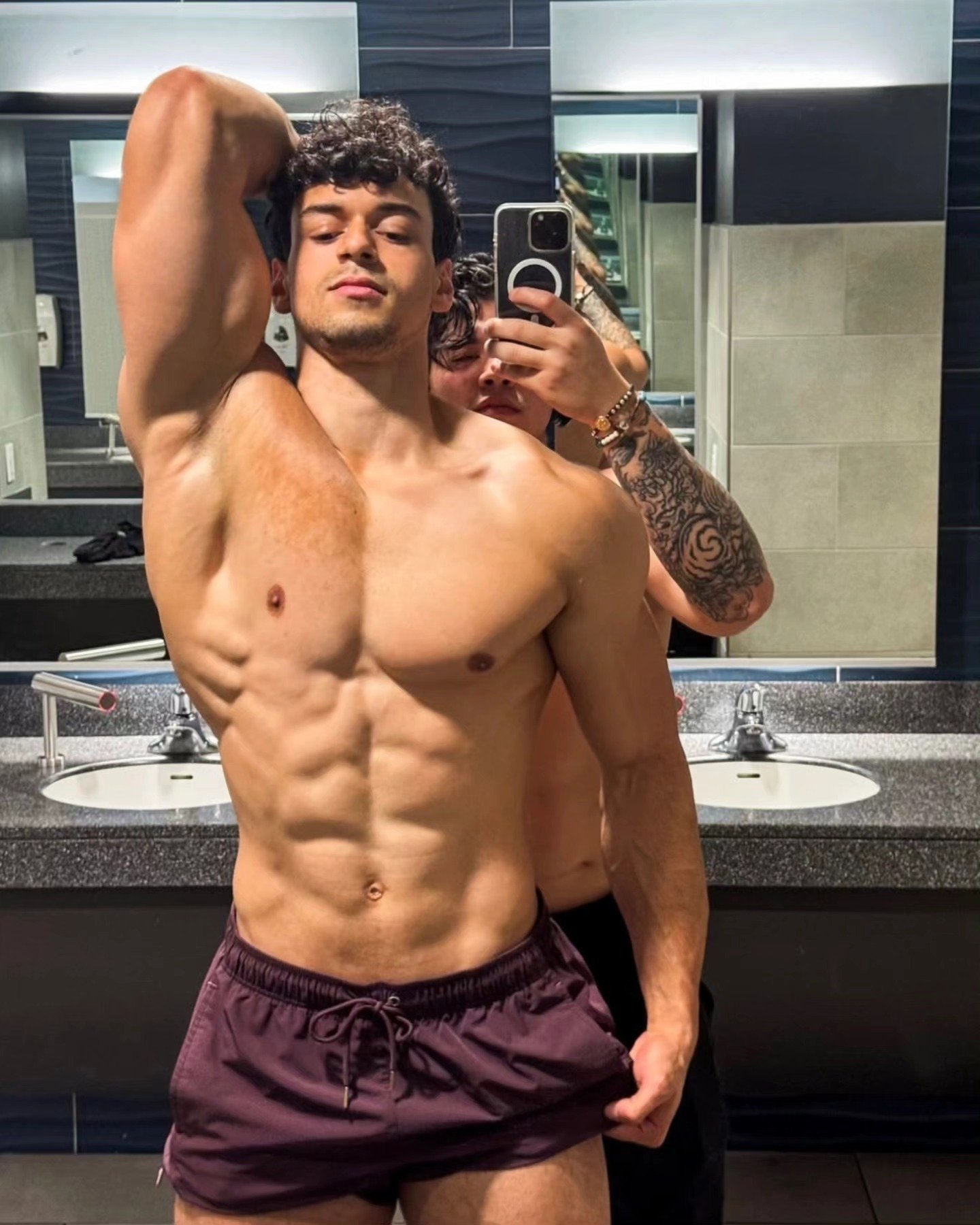 Victor Alexandre, Filho de Carla Perez e Xanddy, Exibe Físico Sarado e Deixa a Web em Chamas!