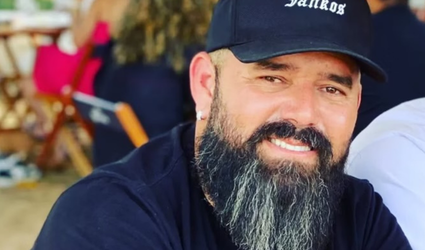 Tragédia no Palco: Cantor de Forró Morre aos 42 Anos Durante Show Lotado