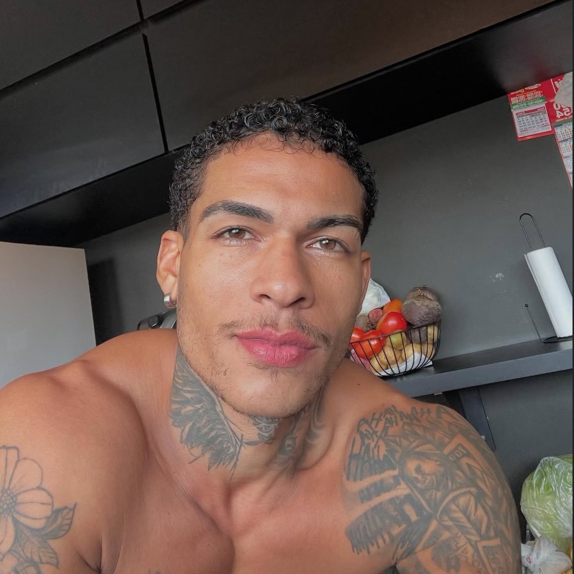 Ítalo Andrade Abandona o Conteúdo +18 e Se Converte à Igreja Evangélica: Nova Vida