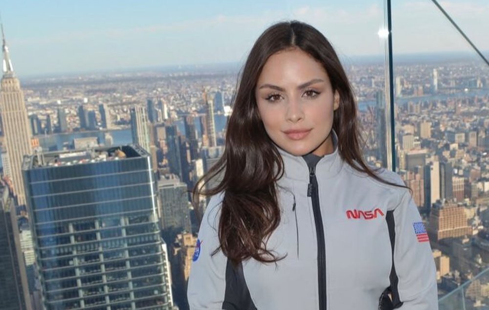 Jovem Brasileira Diz que é Astronauta, Mas NASA Nega Vínculo e Empresa é Não Licenciada