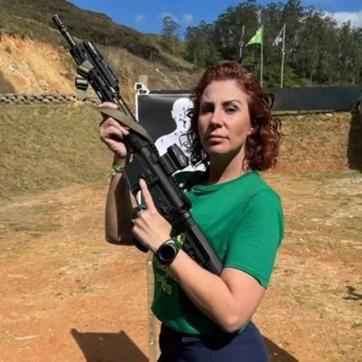 Itália em Alerta! Parlamento Solicita Extradição de Carla Zambelli Antes de Sua Chegada